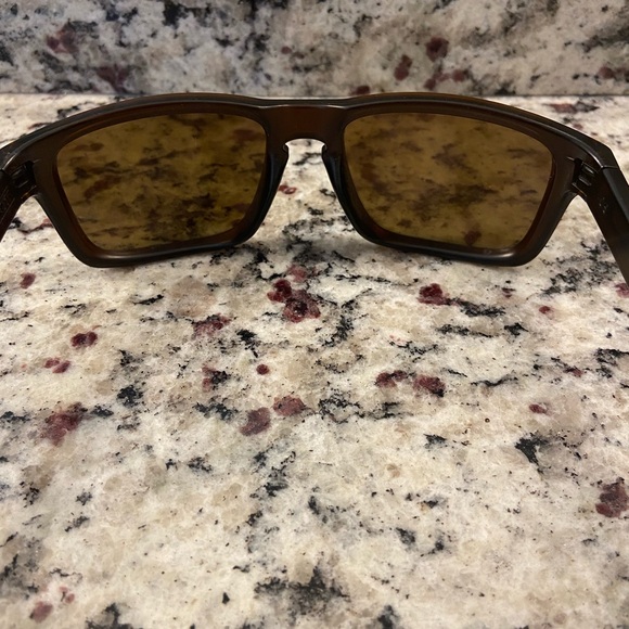 Women’s Oakley sunglasses - Picture 9 of 9